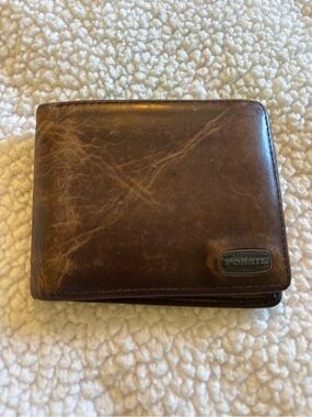 Fossil Brown Distressed Leather Bifold Wallet